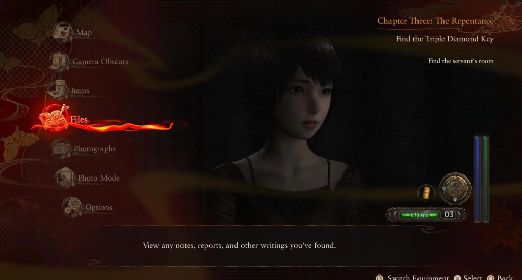 Tela do jogo mostrando o menu com opções como Mapa, Itens e Arquivos, com uma personagem feminina em destaque.